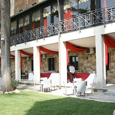 Regal Park Hotel 4*