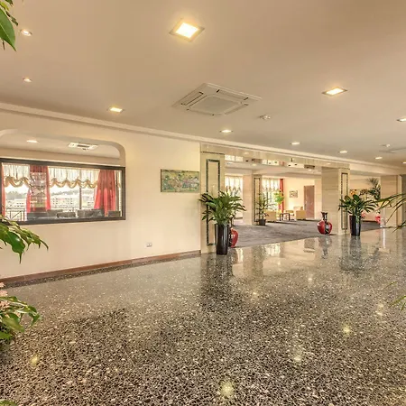 Regal Park Hotel