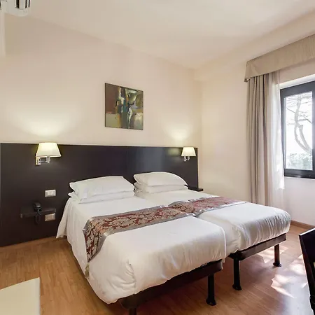 Regal Park Hotel