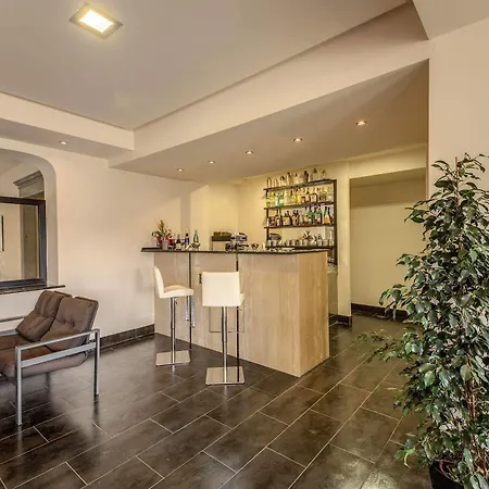 Regal Park Hotel 4*