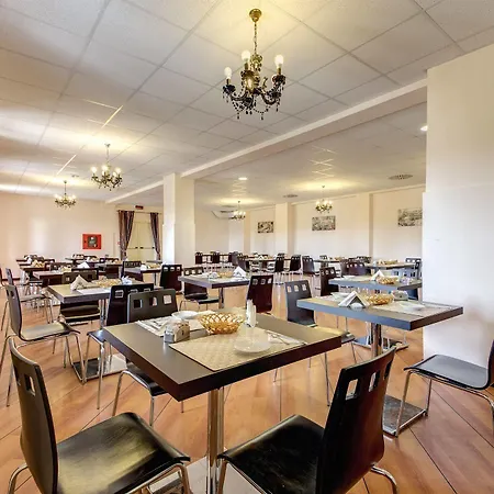 Regal Park Hotel