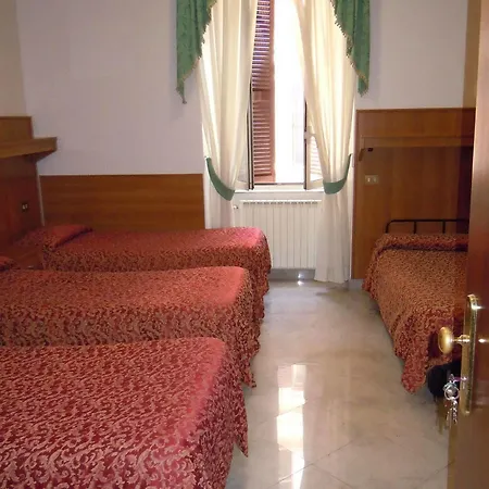 Papa Germano Hotel 2*