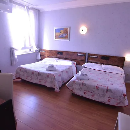 Capri Hotel 2*