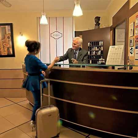 Hotel Lirico 3*