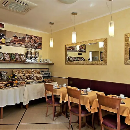 Hotel Lirico