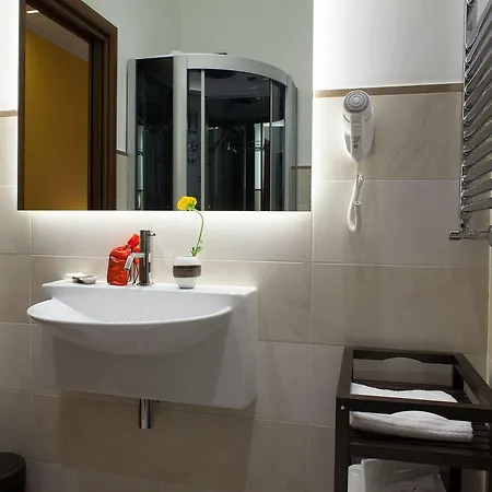 Lh Royal Terrace Гостевой дом