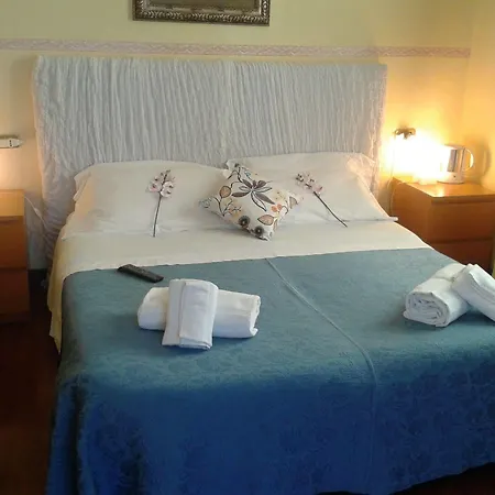 Daplace - Arena House Pensión Roma