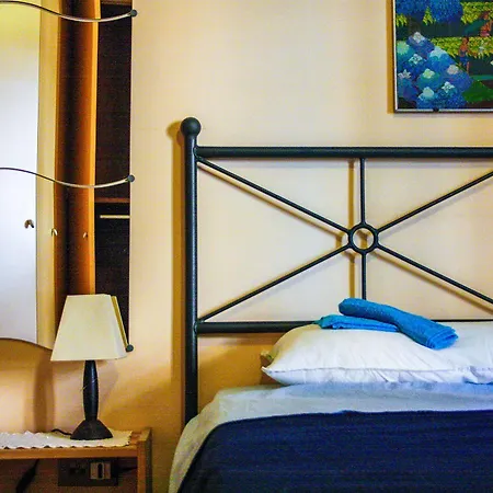 4 Season Bed & Breakfast Rome
