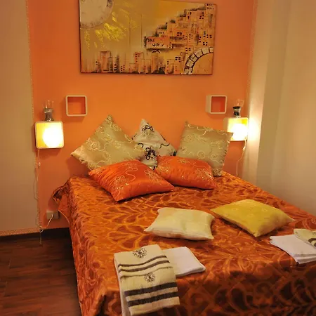 Domus Domiziana 2*