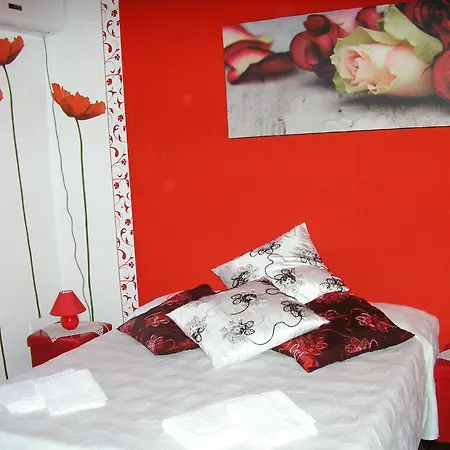 Domus Domiziana Bed & Breakfast