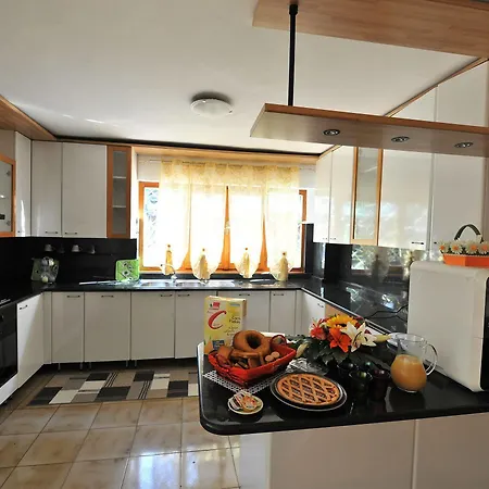 Bed & Breakfast Domus Domiziana 2*