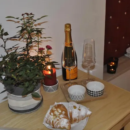 Flatinrome Trastevere Deluxe - Patio Guest house Rome