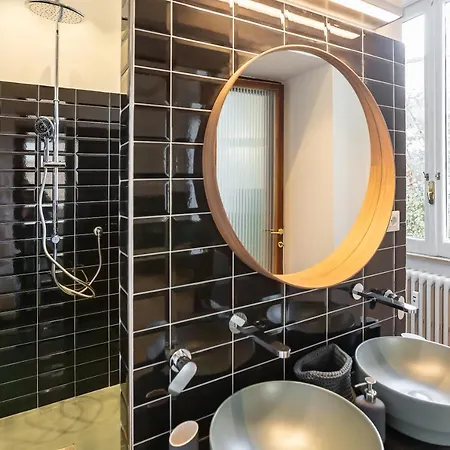 Lombardia40 Luxury 2*