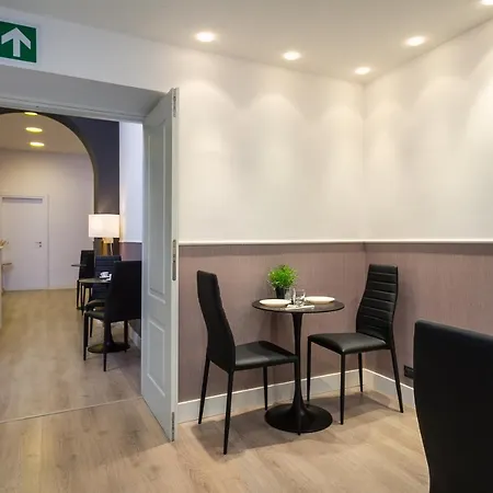 Penzion Flat 285 La 3*