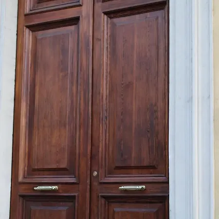 Casa Claudia Giulio Cesare Rome