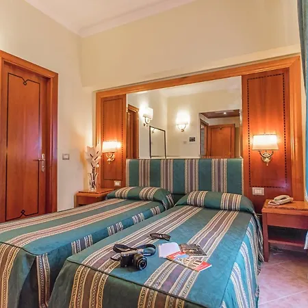 Raeli Lux Hotel