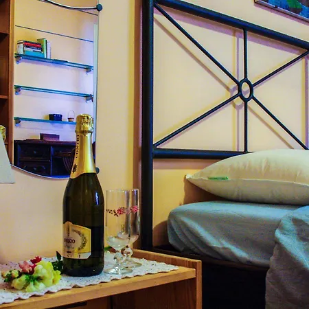 4 Season Bed & Breakfast Rome