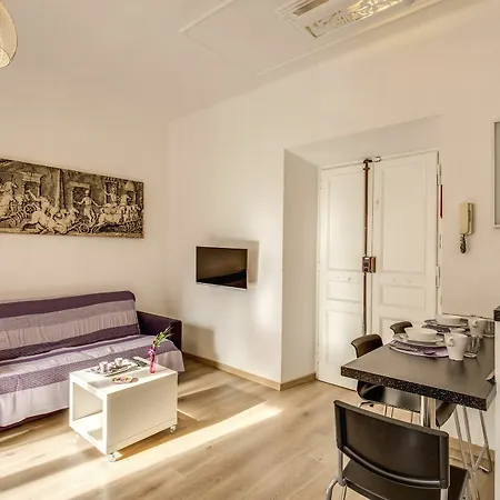 Bed & Breakfast Life In Rome