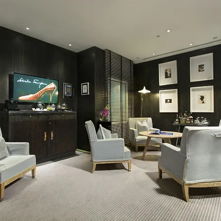 Apartahotel Portrait - Lungarno Collection Roma