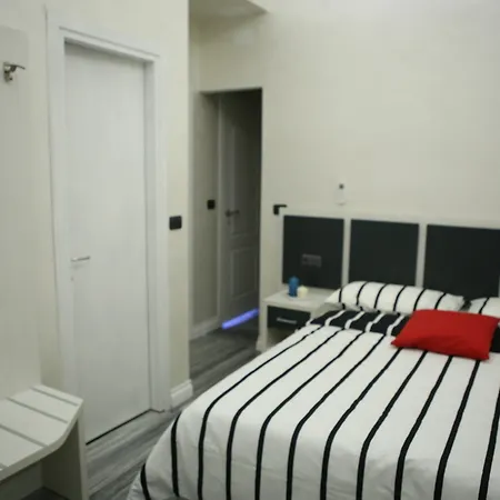 Affittacamere Cenci Bb Via Del Corso Roma