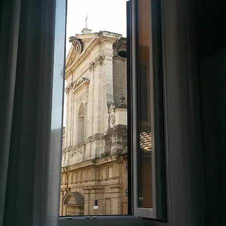 Cenci Bb Via Del Corso Affittacamere