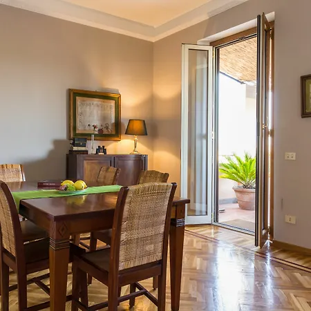 Apartment Sant Onofrio