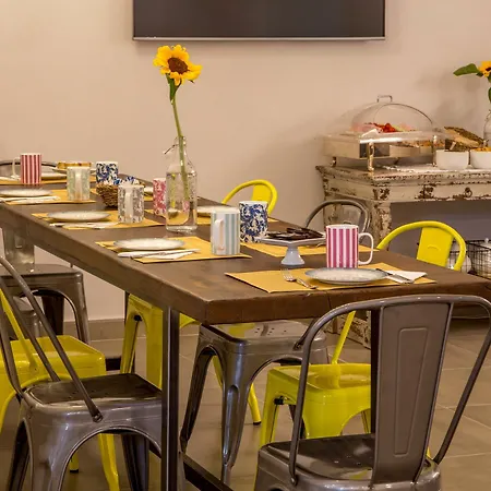 Urban Garden Hotell 3*