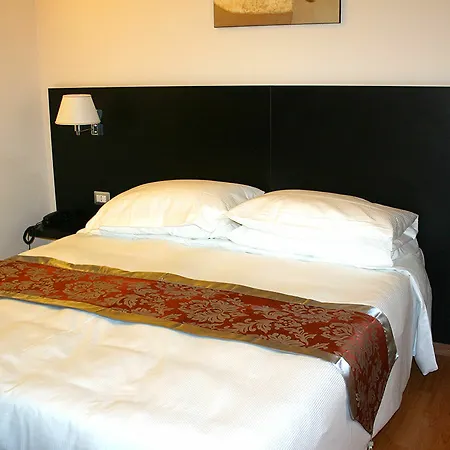 Regal Park Hotel