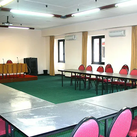 Regal Park 4*