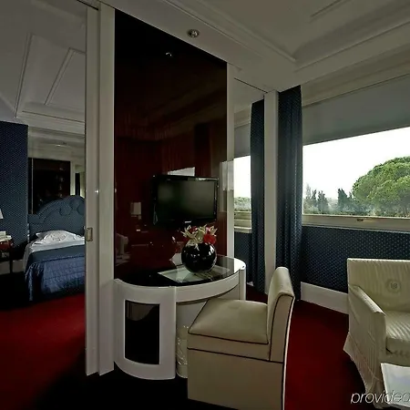 Lord Byron - Small Luxury Of The World 5*