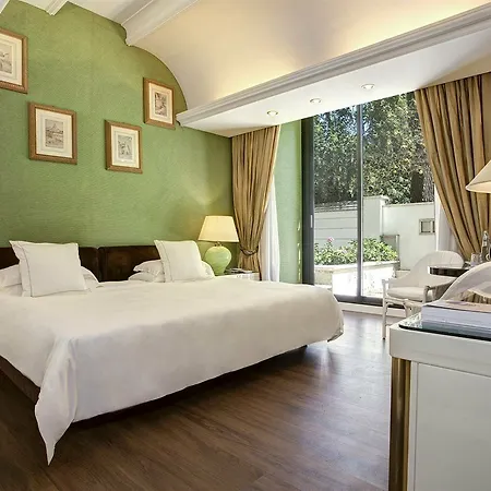 Lord Byron - Small Luxury Of The World 5*