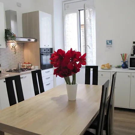 Falco House Bed & Breakfast *