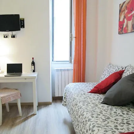 Falco House Bed & Breakfast *