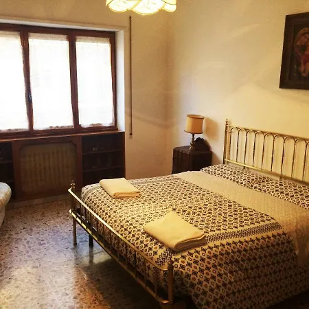 Manuela's Cozy Trastevere * Rome