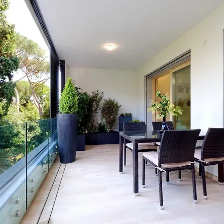 Green Terraced Apartment. 3 Stops From Colosseum