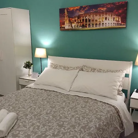 Amoraroma, Economy With Shared Bathrooms