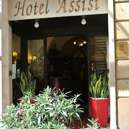 Assisi מלון 3*