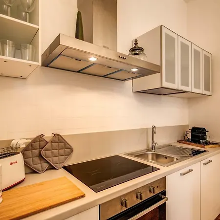 Apartament Elegant Behind The Colosseum