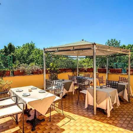 Comfort Astoria Palace Bed & Breakfast 3*