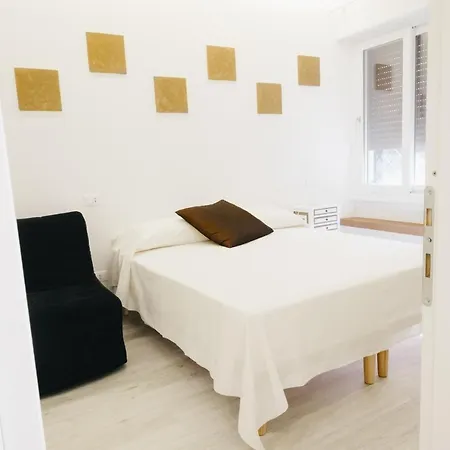 Hotel Happy 2*