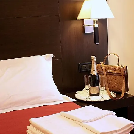 Hotel Versailles