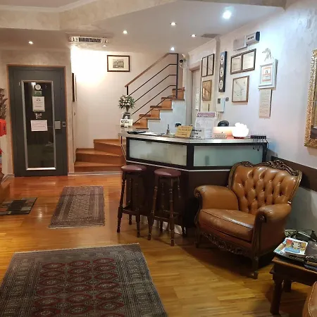 Aurelia Garden Gold Bed & Breakfast