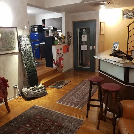 Aurelia Garden Gold Bed & Breakfast
