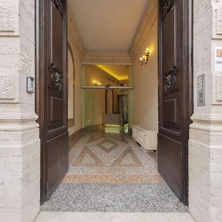Antica Dimora Delle Cinque Lune Hotel 3*