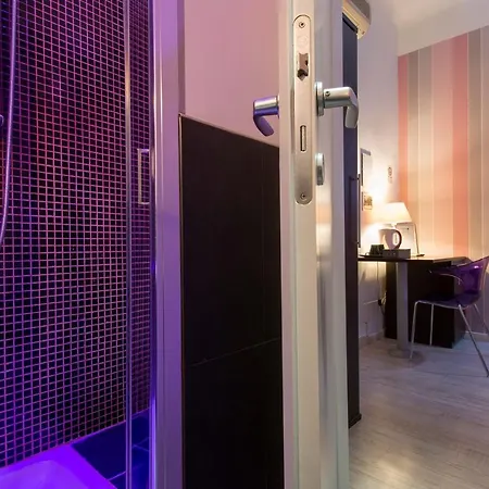 Chroma Italy - Chroma Tessera Bed & Breakfast Rome
