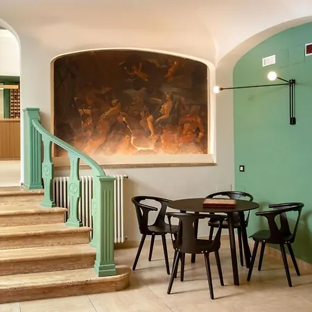 Colosseum Hotel