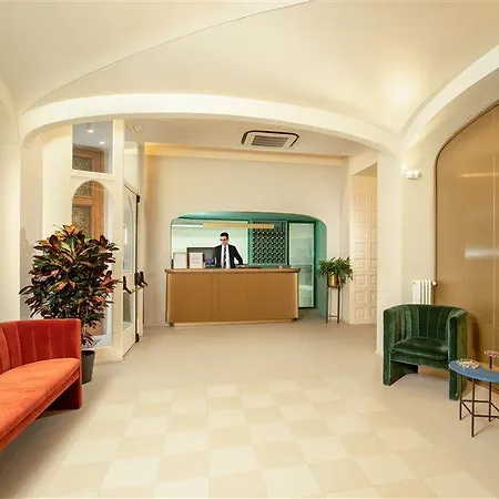 Colosseum Hotel