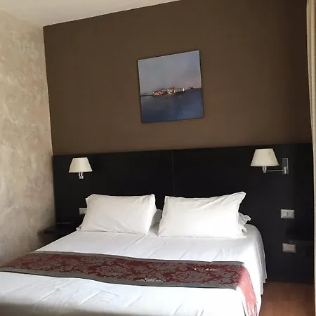 Regal Park Hotel