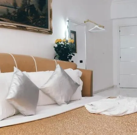 Gregorio Vii Luxury San Damaso Hotel 2*