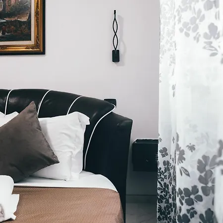 Gregorio Vii Luxury San Damaso Hotel